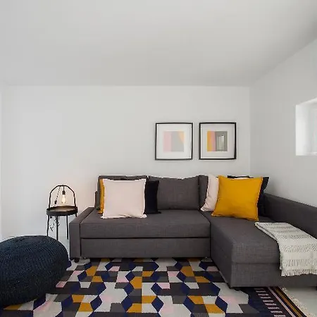 Downtown Cosy Terrace Apartment