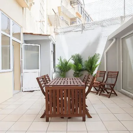 Daire Downtown Cosy Terrace *